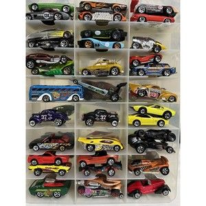 HTF Vintage Hot Wheels 5 Spoke Wheels Loose Lot of 61 W/ FREE CASE